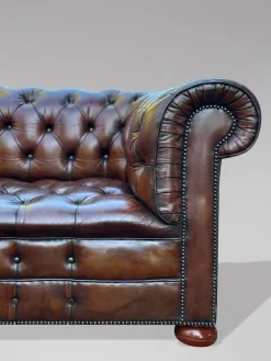 Pamono Antique Victorian Three-Seater Chesterfield Sofa in Leather, 1890><noscript><img width=