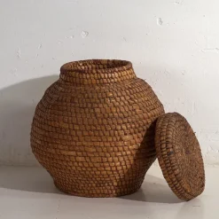 Pamono Antique Wicker Basket with Lid, 1920s> Trunks Crates & Baskets