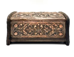 Pamono Antique Wooden Box with Floral Copper Fittings, 1890s> Trunks Crates & Baskets