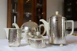 Pamono Art Deco Bauhaus Coffee & Tea Service by Atelier Mayer for Hutschenreuther WMF, 1930s, Set of 4> Coffee & Tea Service