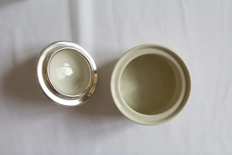 Pamono Art Deco Bauhaus Coffee & Tea Service by Atelier Mayer for Hutschenreuther WMF, 1930s, Set of 4> Coffee & Tea Service