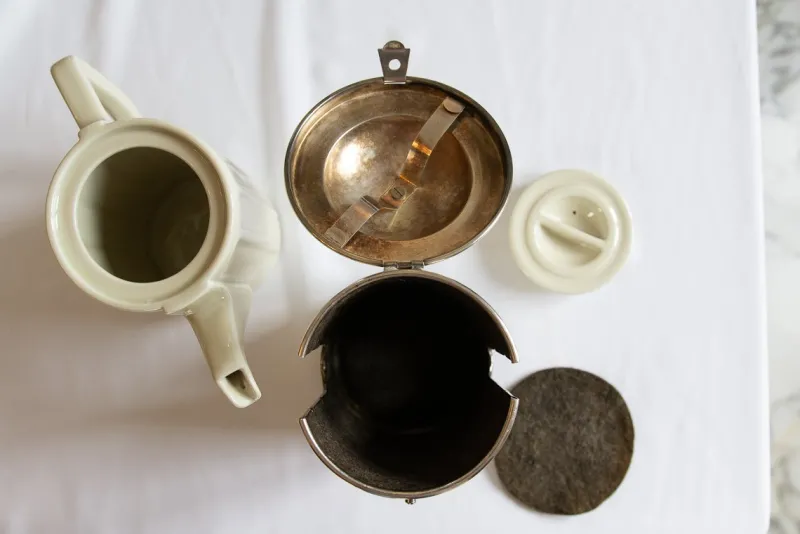 Pamono Art Deco Bauhaus Coffee & Tea Service by Atelier Mayer for Hutschenreuther WMF, 1930s, Set of 4> Coffee & Tea Service