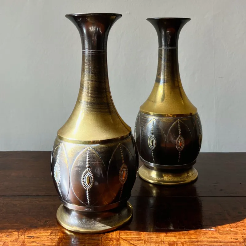Pamono Art Deco Brass Vases from KMD Daalderop, Tiel, Holland, 1919, Set of 2> Vases