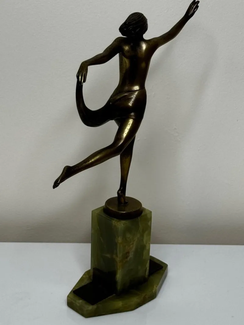 Pamono Art Deco Bronze Sculpture Dancing Graceful Lady on Onyx Plinth by Josef Lorenz, 1925> Art Deco|Sculpture