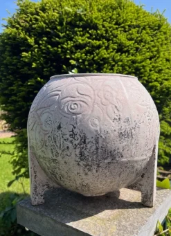 Pamono Art Deco Cast Iron Garden Planter from Deville & Cie, 1920s> Planters And Jardiniere