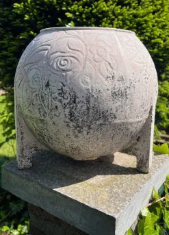 Pamono Art Deco Cast Iron Garden Planter from Deville & Cie, 1920s><noscript><img width=