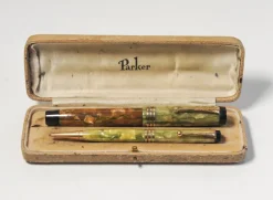 Pamono Art Deco Duofold Marbleised Fountain Pen & Pencil Set in Original Parker Box from Parker, 1930s, Set of 2><noscript><img width=