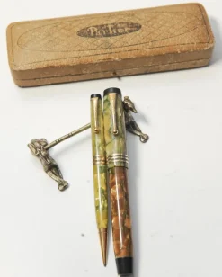Pamono Art Deco Duofold Marbleised Fountain Pen & Pencil Set in Original Parker Box from Parker, 1930s, Set of 2><noscript><img width=