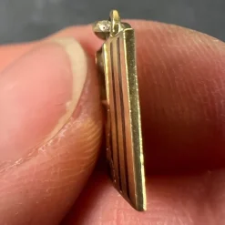 Pamono Art Deco February Wisdom Pisces Flag Charm Pendant in 18 Karat Yellow Gold and Enamel, 1920s><noscript><img width=