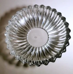Hot Pamono Art Deco French Glass Bowl by Pierre d'Avesn for Daum, 1930