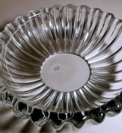 Hot Pamono Art Deco French Glass Bowl by Pierre d'Avesn for Daum, 1930
