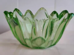 Hot Pamono Art Deco Plate in Uranium Glass, 1920s