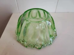 Hot Pamono Art Deco Plate in Uranium Glass, 1920s