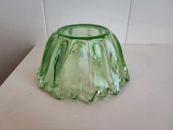 Hot Pamono Art Deco Plate in Uranium Glass, 1920s