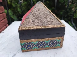 Pamono Art Deco Pyramid Box with Brass Fittings on the Sides, 1940s><noscript><img width=