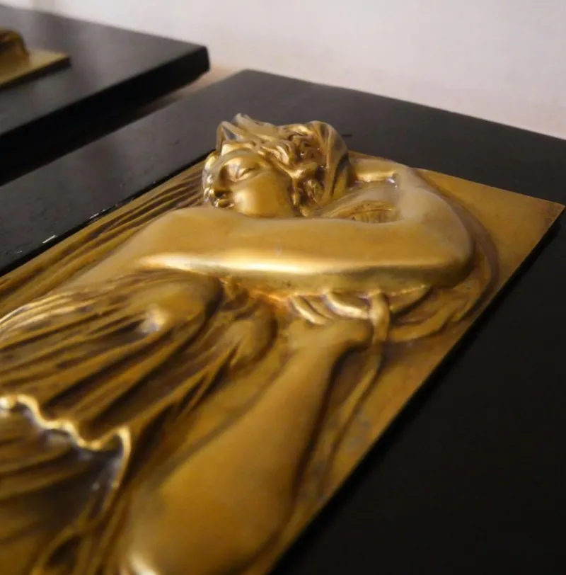 Pamono Art Deco Reliefs with the Nymphs of the Fountain, Early 20th Century, Bronzes, Set of 2> Art Deco