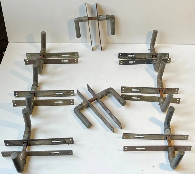 Pamono Art Deco Scandinavian Door Handles in Brass, 1930s, Set of 8> Architectural Elements