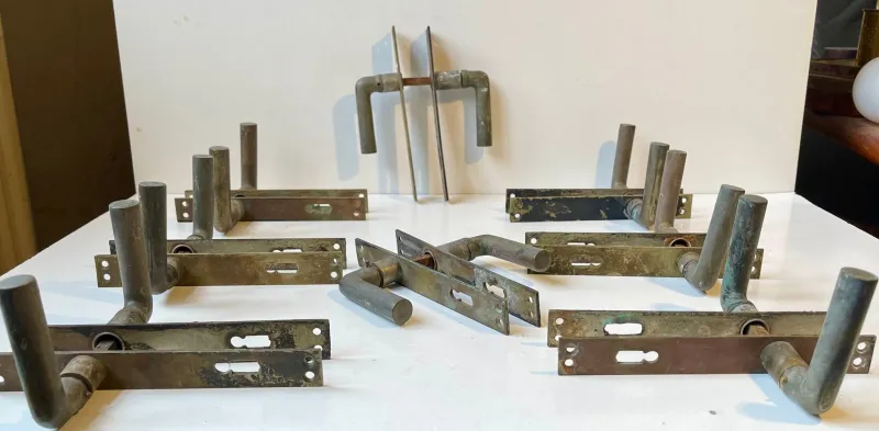 Pamono Art Deco Scandinavian Door Handles in Brass, 1930s, Set of 8> Architectural Elements