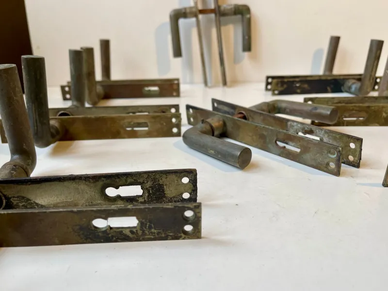 Pamono Art Deco Scandinavian Door Handles in Brass, 1930s, Set of 8> Architectural Elements
