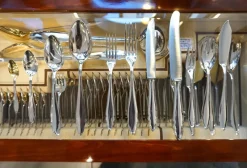 Pamono Art Deco Silver Cutlery Set for 12 in Showcase attributed to Bruckmann &Sons Germany, 1920s, Set of 140><noscript><img width=