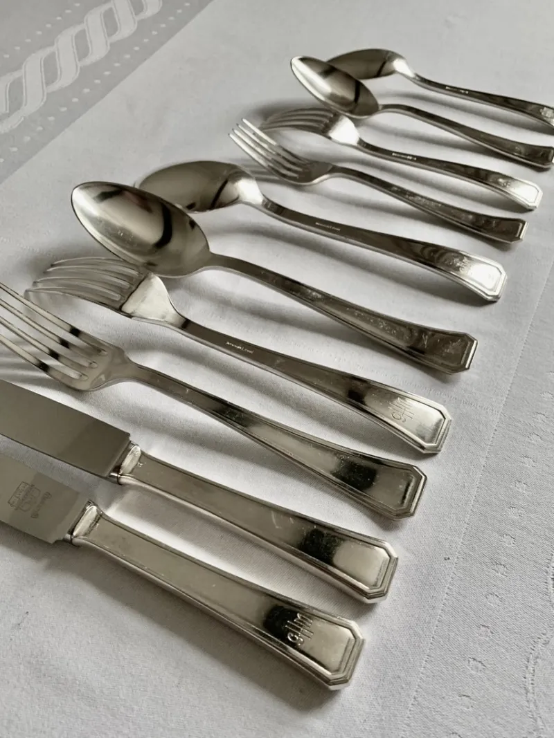 Pamono Art Deco Silver-Plated Cutlery Set with GHM Monogram from Wiskemann, Belgium, 1935, Set of 40> Cutlery & Serving Utensils