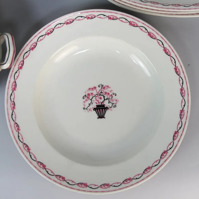 Pamono Art Deco Tableware by Charles Ahrenfeldt for Maitrise, Set of 52