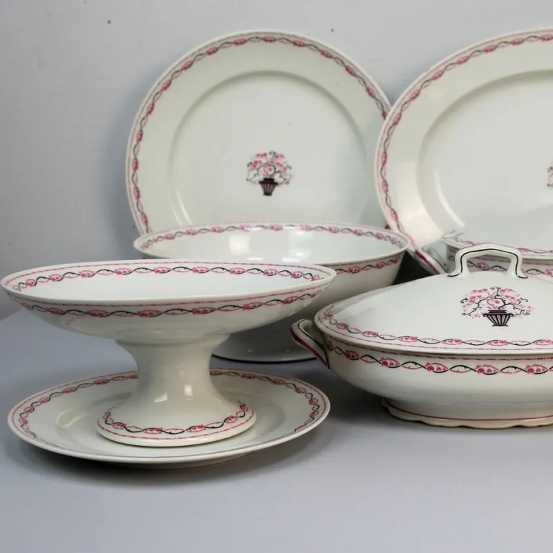 Pamono Art Deco Tableware by Charles Ahrenfeldt for Maitrise, Set of 52