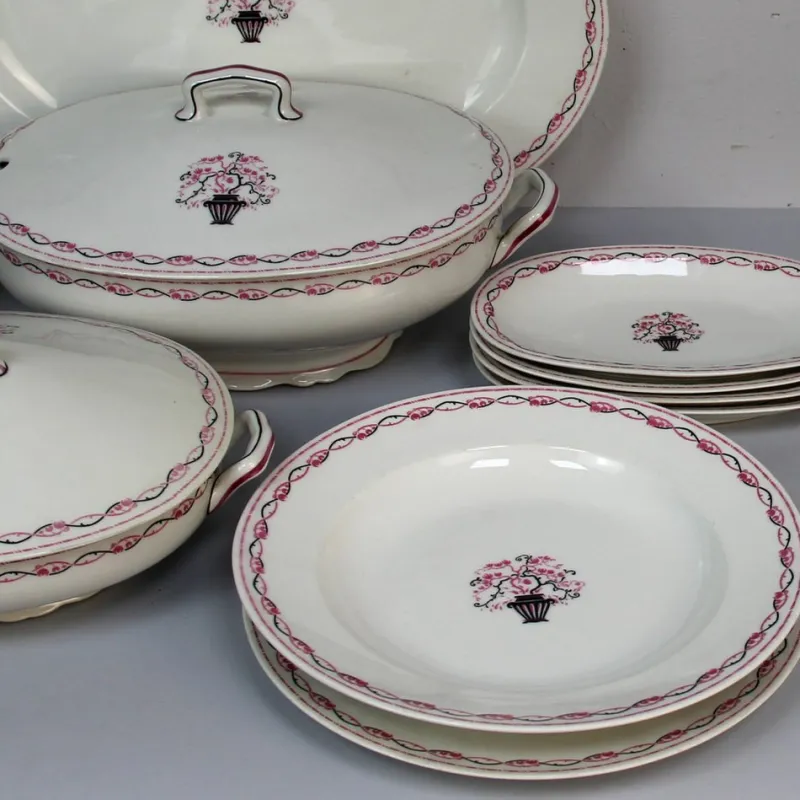 Pamono Art Deco Tableware by Charles Ahrenfeldt for Maitrise, Set of 52