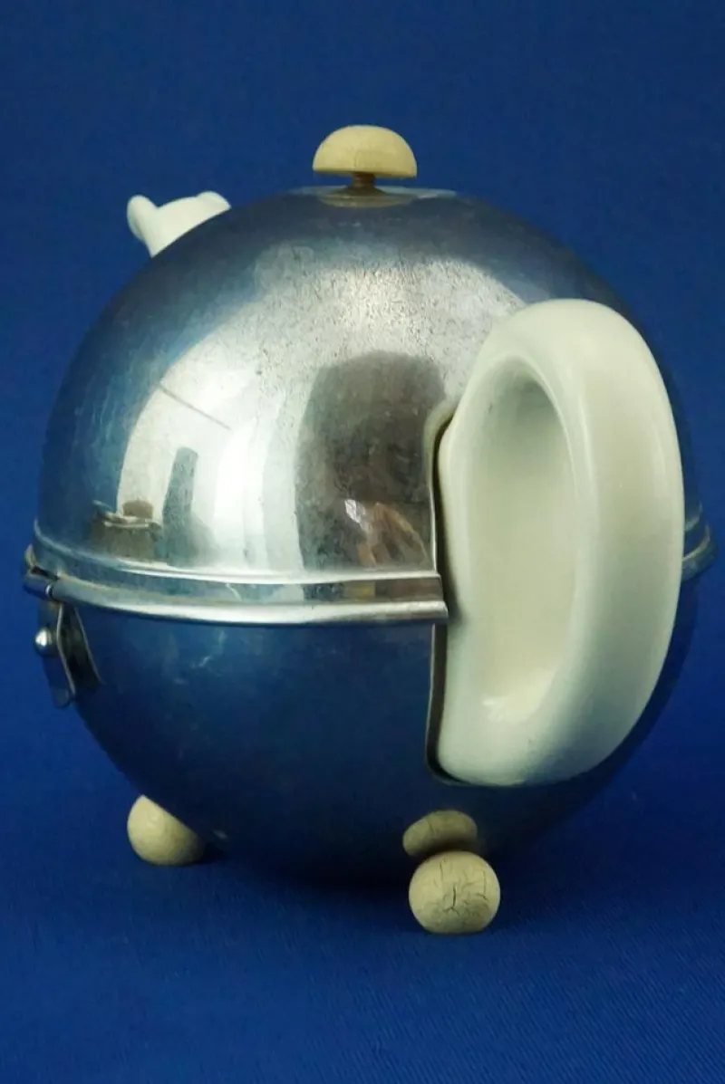 Pamono Art Deco Thermal Teapot in White Porcelain and Metal Shell from Bauscher Weiden, Germany, Early 1900s> Coffee & Tea Service