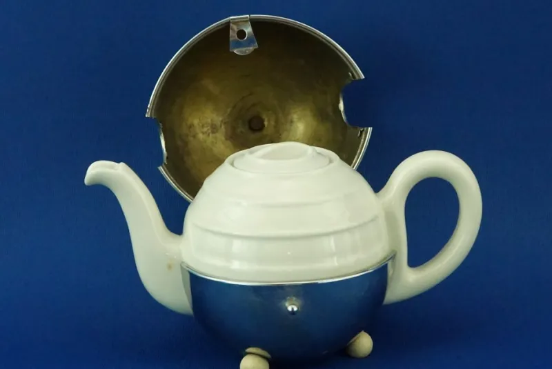 Pamono Art Deco Thermal Teapot in White Porcelain and Metal Shell from Bauscher Weiden, Germany, Early 1900s> Coffee & Tea Service
