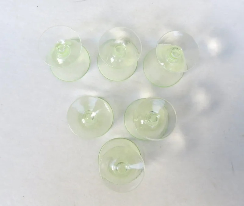 Pamono Art Deco Uranium Glass Liqueur Glasses, 1920s, Set of 6> Glassware