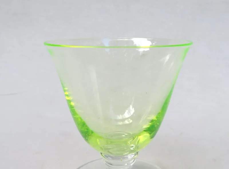 Pamono Art Deco Uranium Glass Liqueur Glasses, 1920s, Set of 6> Glassware