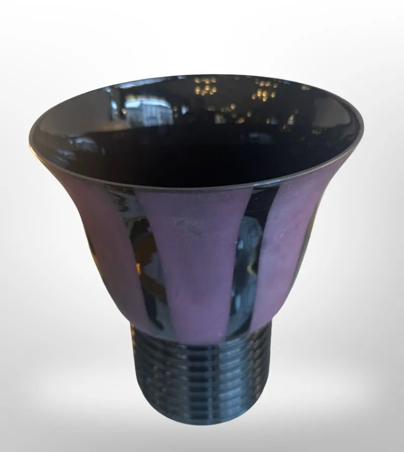 Pamono Art Deco Vase in Black Hyalite Glass, 1930> Vases