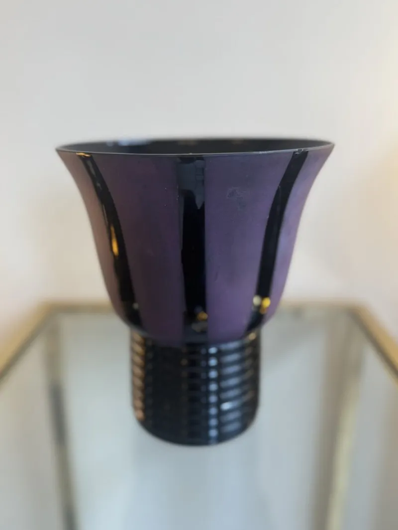 Pamono Art Deco Vase in Black Hyalite Glass, 1930> Vases
