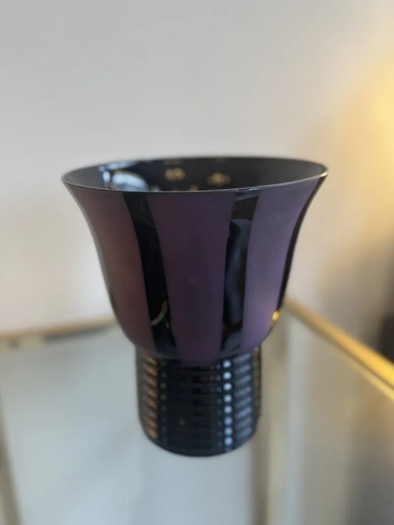 Pamono Art Deco Vase in Black Hyalite Glass, 1930> Vases