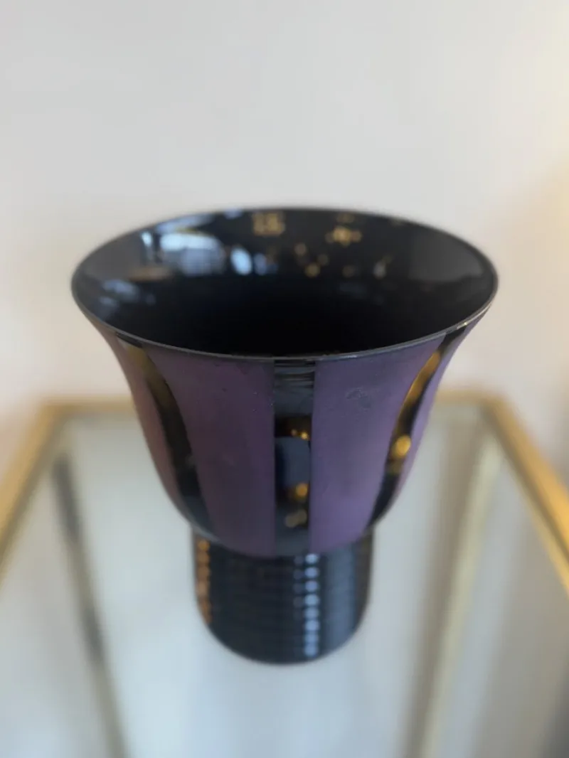 Pamono Art Deco Vase in Black Hyalite Glass, 1930> Vases