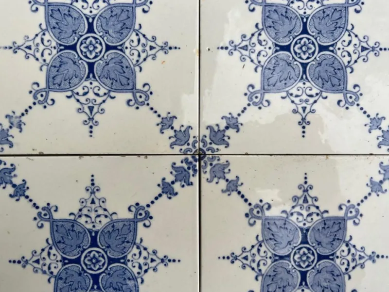 Outlet Pamono Art Deco White and Blue Glazed Tiles by Le Glaive, 1920