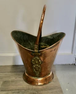 Clearance Pamono Art Nouveau Embossed Copper Helmet Coal Scuttle, 1880s