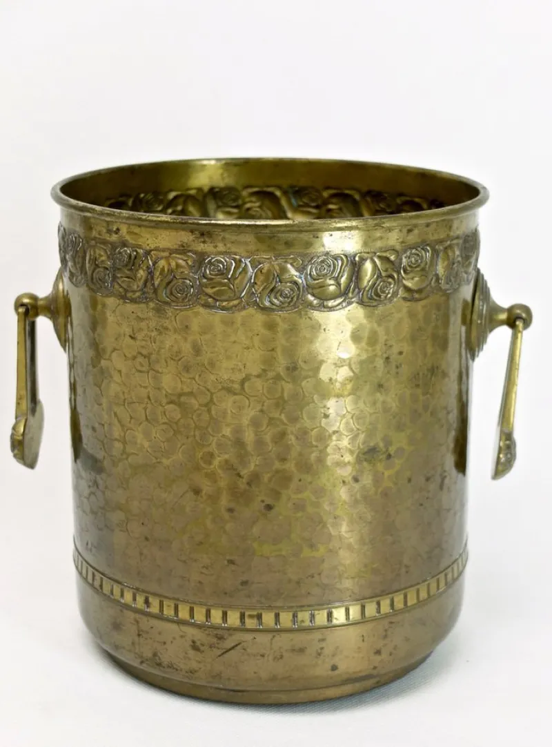 Pamono Art Nouveau Flowers Pot in Brass with Rose Motifs> Garden Accessories