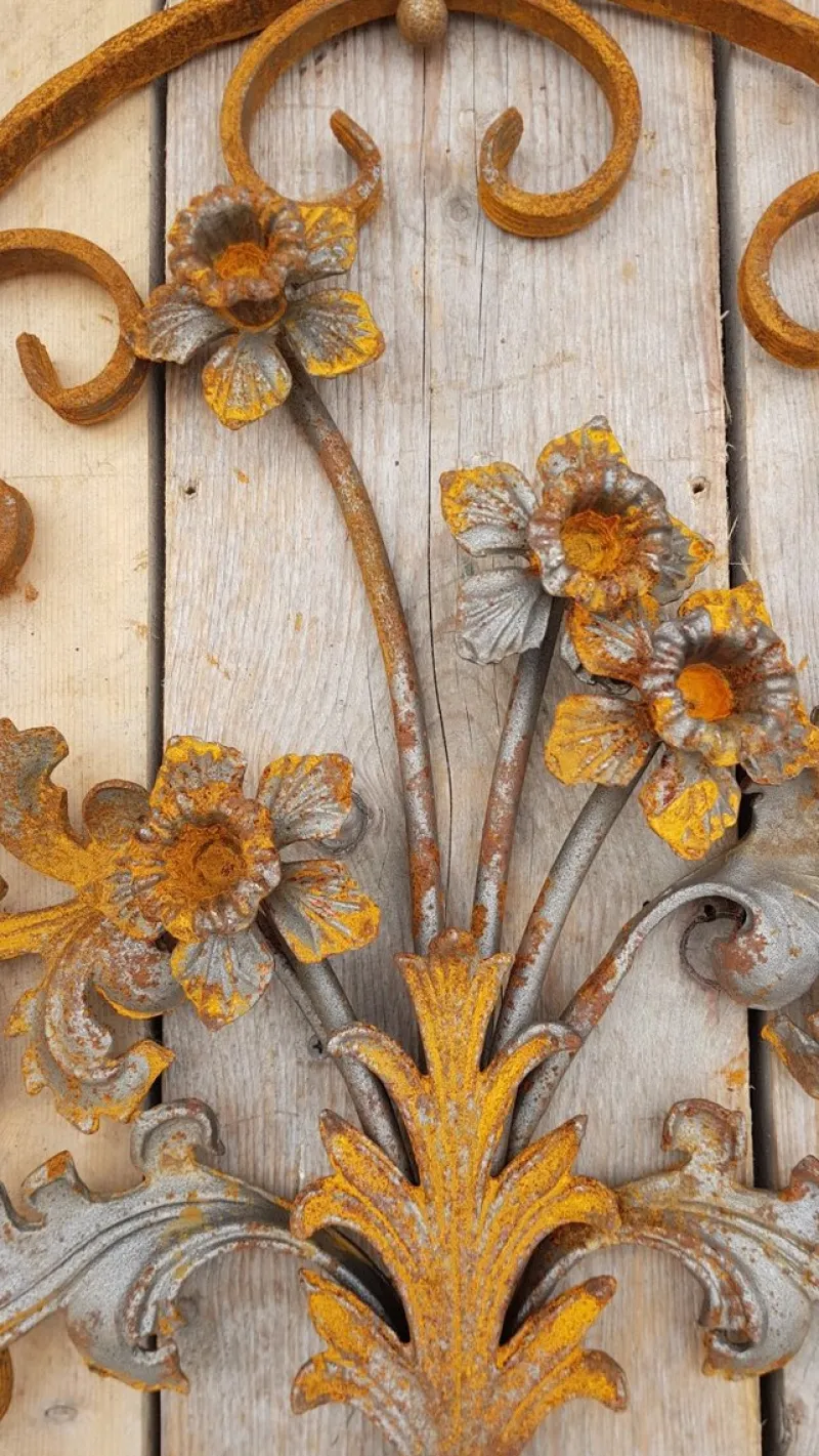 Pamono Art Nouveau Oval Wrought Iron Decoration Ornament Element with Flowers> Garden Accessories