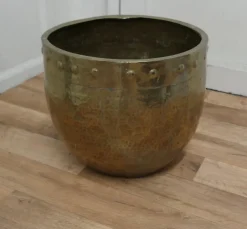 Pamono Arts and Crafts Brass Riveted Jardiniere, 1880s><noscript><img width=