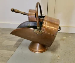 Sale Pamono Arts and Crafts Copper Helmet Coal Scuttle, 1880