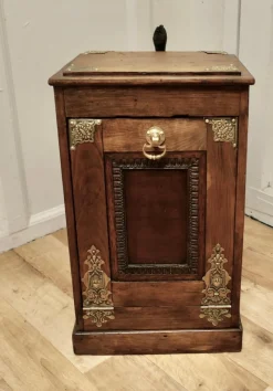Pamono Arts and Crafts Dark Pine Coal Box, 1890s> Fireplaces And Mantels