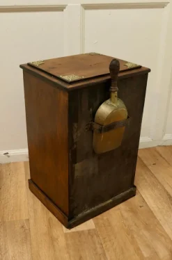 Pamono Arts and Crafts Dark Pine Coal Box, 1890s><noscript><img width=