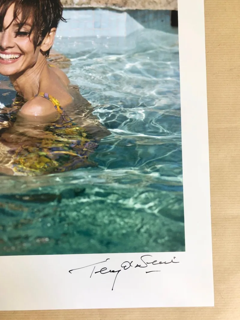 Outlet Pamono Audrey Hepburn Swims - Signed Limited Edition C Print 22 of 50, 1966
