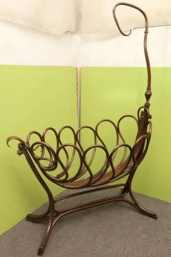 Pamono Austrian Art Nouveau Cradle from Thonet, 1900s> Children's Chairs