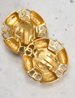 Pamono Baroque Clip-on Earrings with Ivory Imitation Pearls from Chanel, 1980s, Set of 2><noscript><img width=