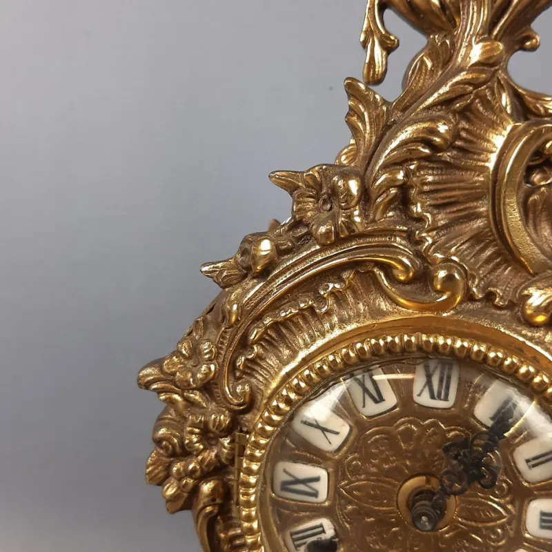 Pamono Baroque Mechanical Table Clock in Golden Brass, 1960s> Clocks