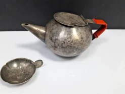 Pamono Bauhaus Silver-Plated Teapot and Tea Strainer, WMF, 1950s, Set of 2> Coffee & Tea Service