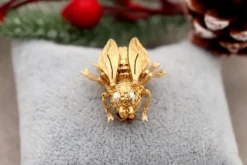 Hot Pamono Bee Shaped Gold Brooch with Reliefs and Applications